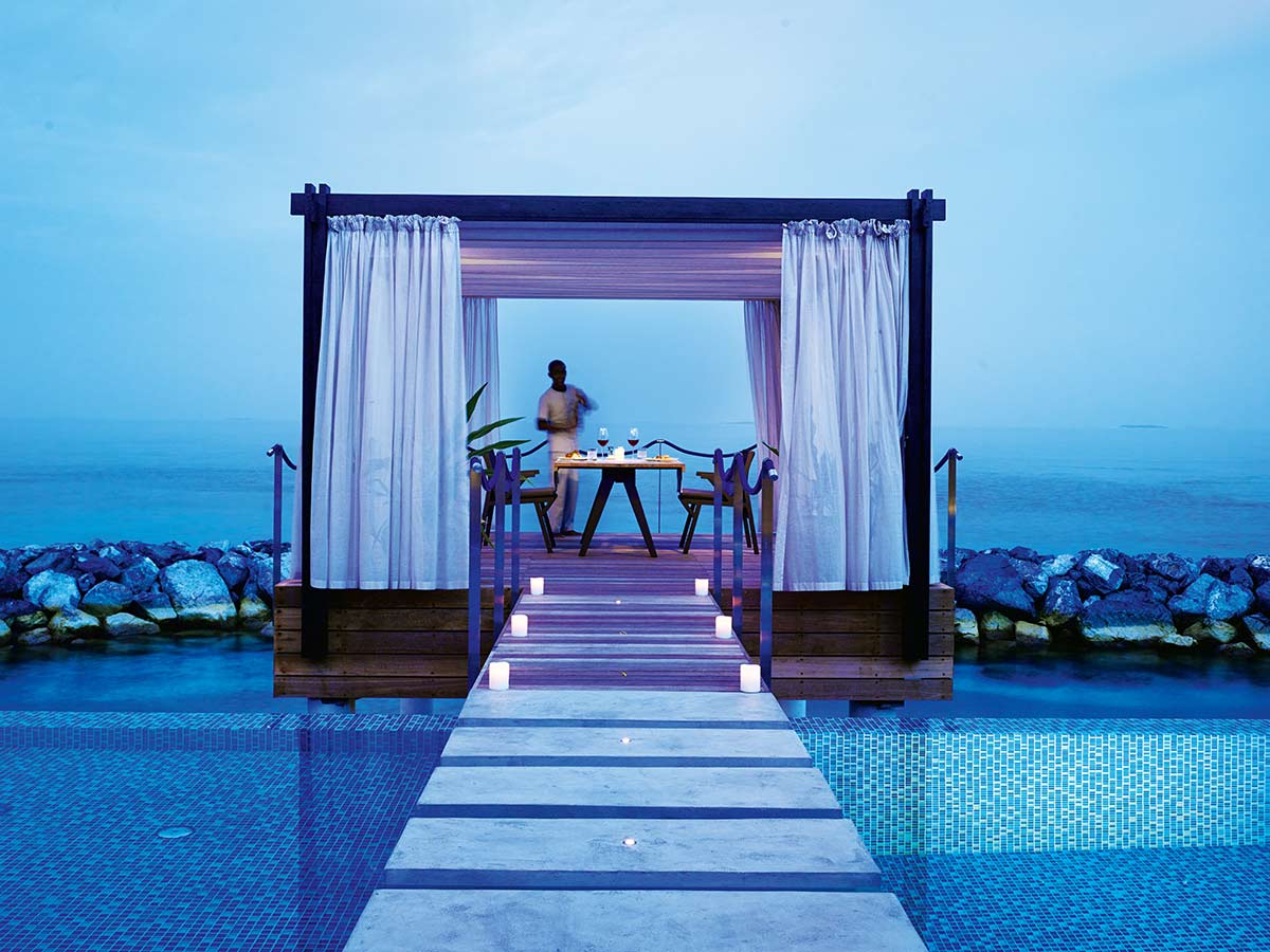 romantic pool residence 6