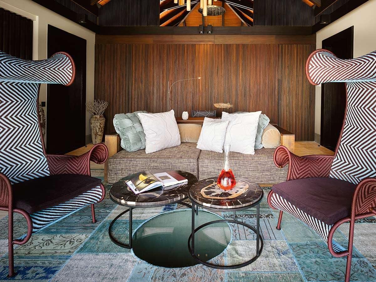 romantic pool residence 7