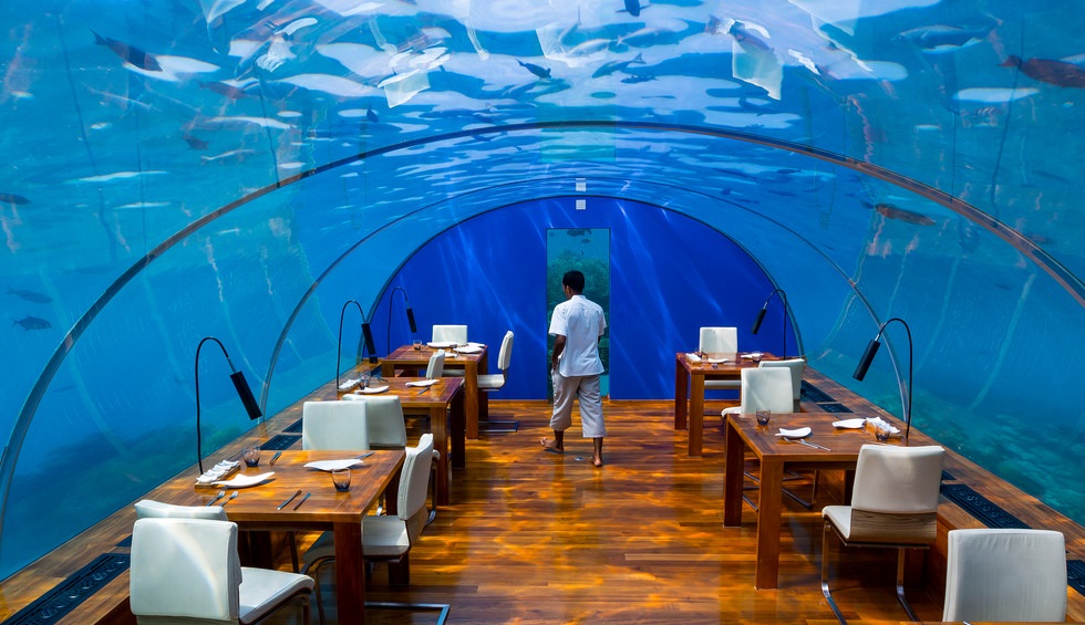 underwater restaurant hurawalhi